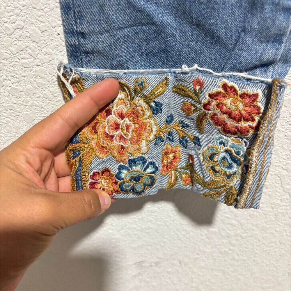 Driftwood Women's Colette Crop Jeans 26 Blue‎ Raw Hem Cuffed Floral Embroidered - Picture 5 of 8